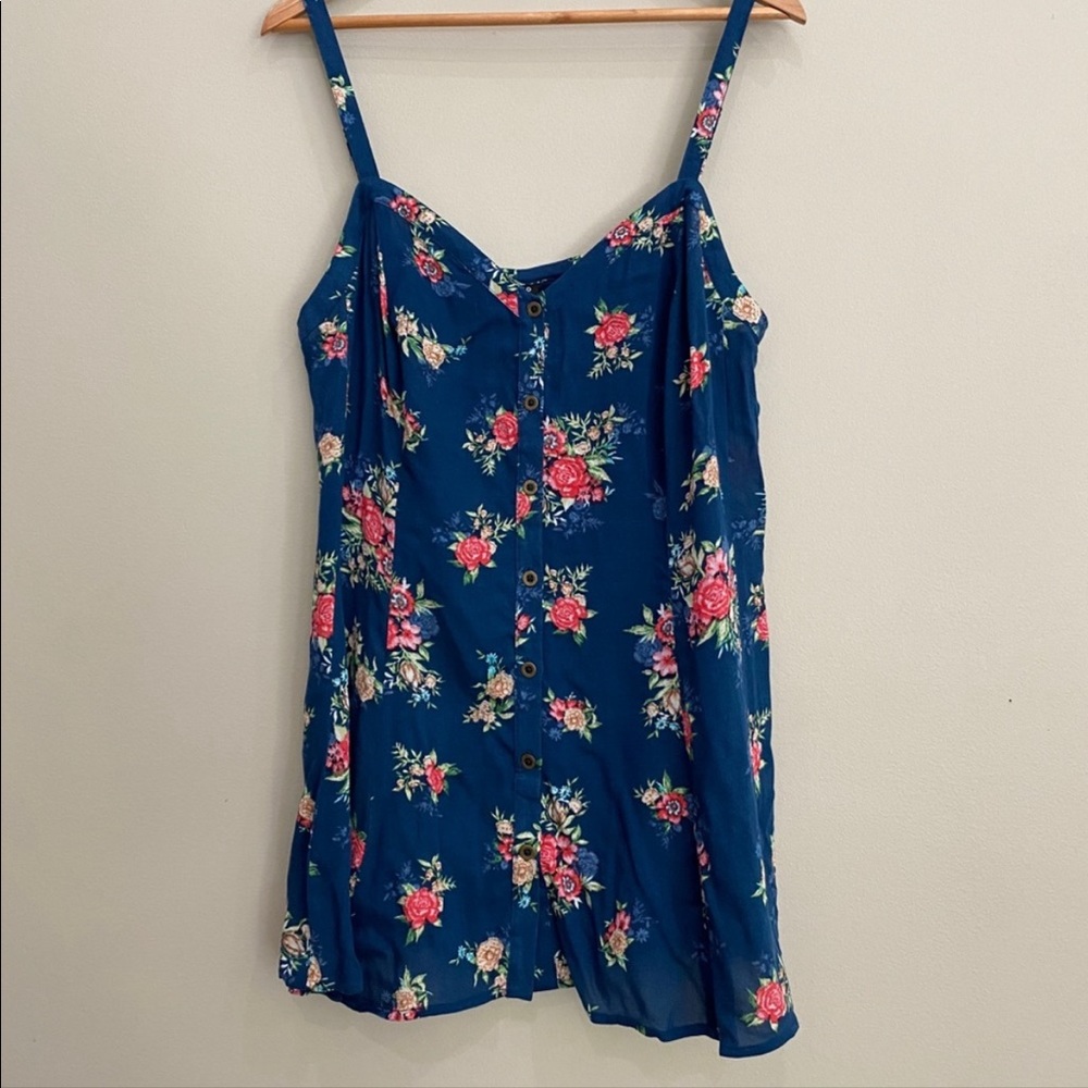 NWT💕Torrid Floral Camisole button down